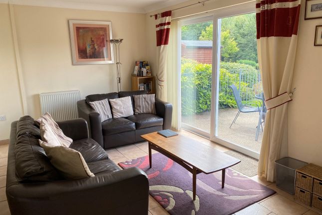 18, Glan Gwrelych, Neath photo 3