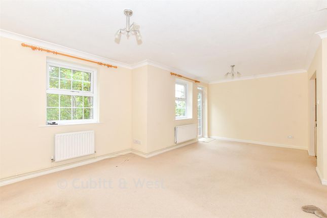 Manor Court, Brockhampton Road, Havant photo 4