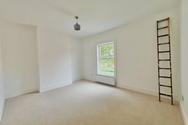 23, Milton Keynes photo 5