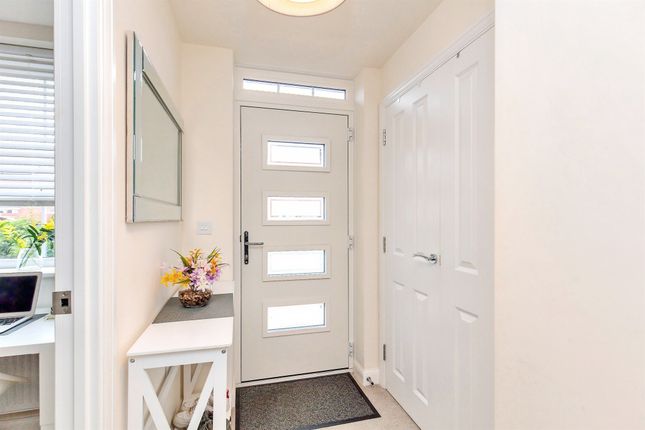 11, Kestrel Drive, Kettering photo 2