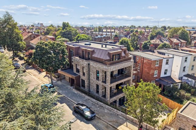 6, 42, Lynton Road, Acton photo 3