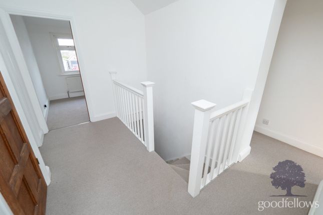 14, Foresters Drive, Wallington photo 3