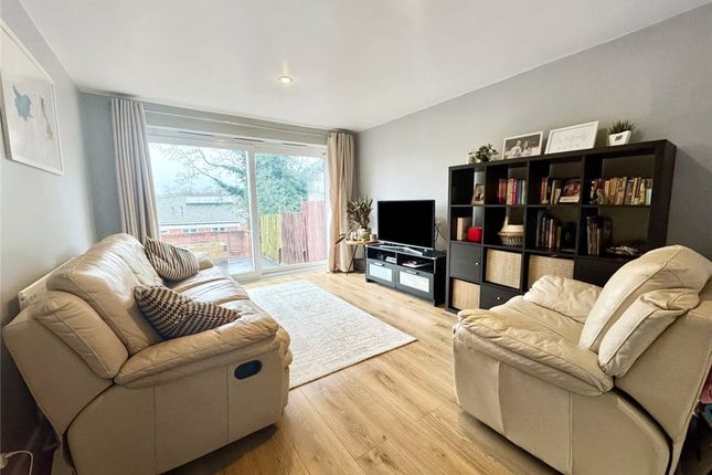 14, Ryarsh Crescent, Kent photo 2