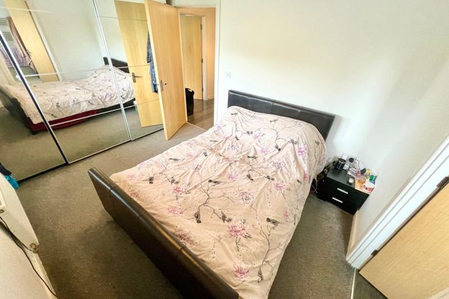 Flat to rent in Old Towcester Road, Northampton
