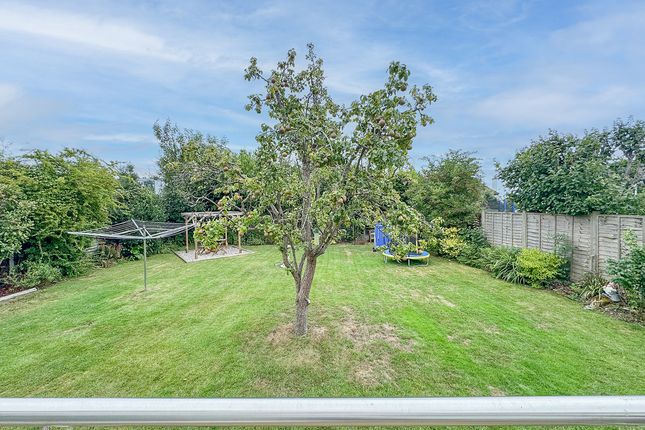 51, Belchamps Way, Hockley photo 3