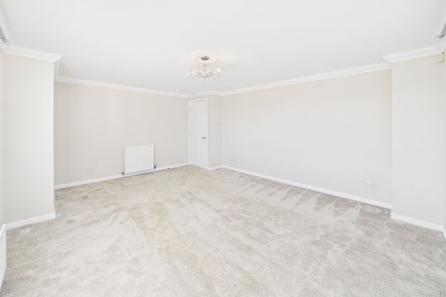 6 Edward Place, Stepps, Glasgow photo 4