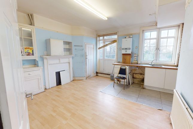 Flat for sale in London Road, London