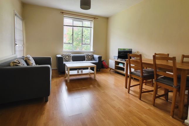 Flat to rent in Vermont Road, London