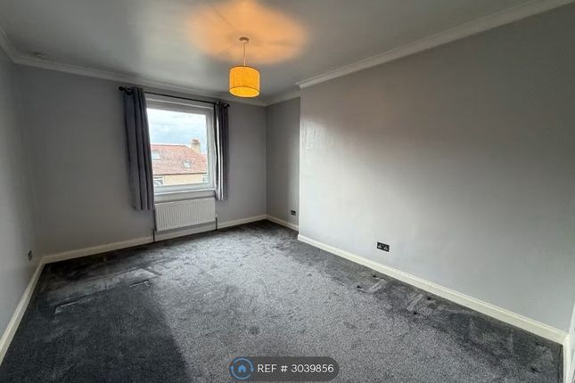 Flat, Parkhead Terrace, Edinburgh photo 2