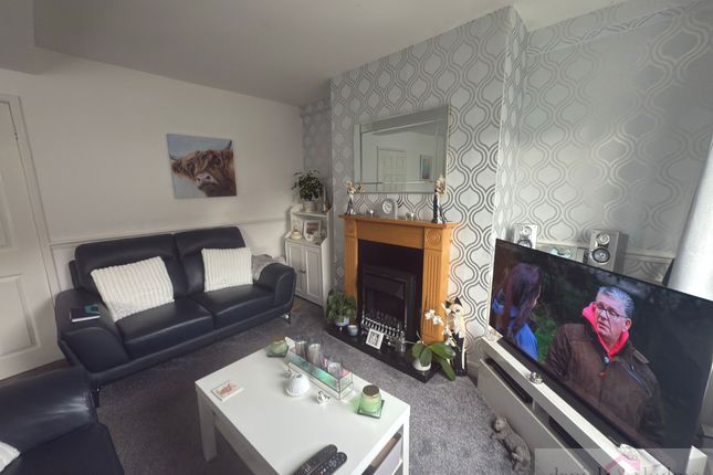 8 Glebeville,, Leek photo 3
