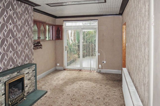 21 Crompton Avenue, Blackpool photo 2