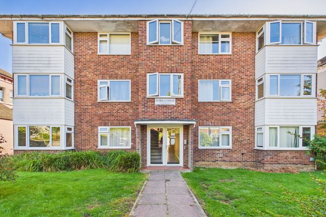 2-bed flat on Flat 6, York Lodge Victoria Road, Worthing, £1,250/mo