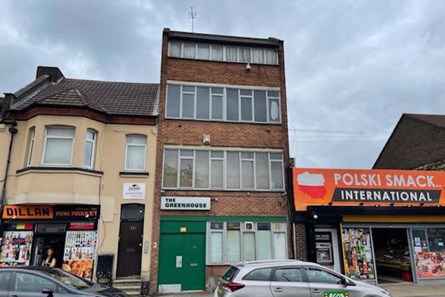 Thumbnail Property for sale in Crawley Road, Luton
