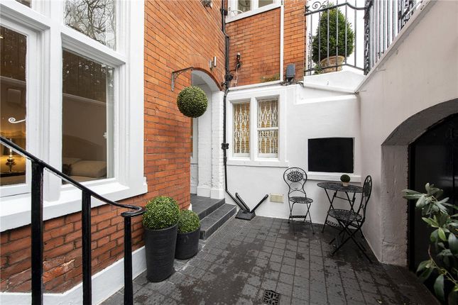 Flat to rent in Lennox Gardens, Knightsbridge, London