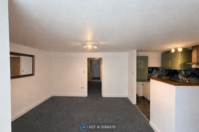 Flat, Spencer Square, Ramsgate photo 4