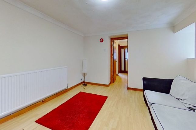 Shared accommodation to rent in Long Row, Treforest, Pontypridd