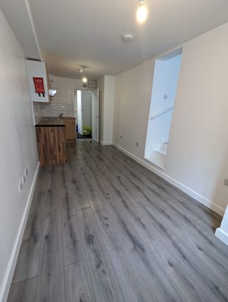 14-19, Norfolk Terrace, London photo 3