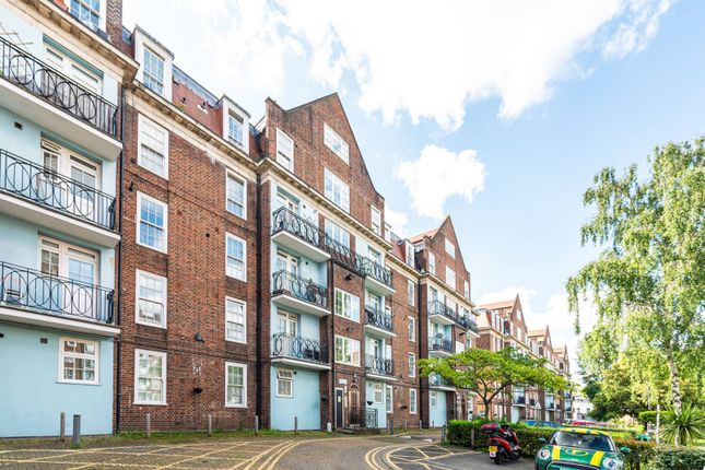 Thumbnail Maisonette for sale in Ferndale Road, Brixton, London