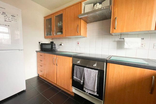 Flat for sale in Dudley Road, Harold Hill, Romford