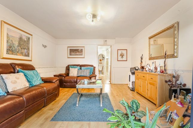 54, Brockley Park, London photo 4