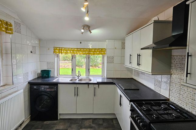 90 Harcourt Street, Ebbw Vale photo 4