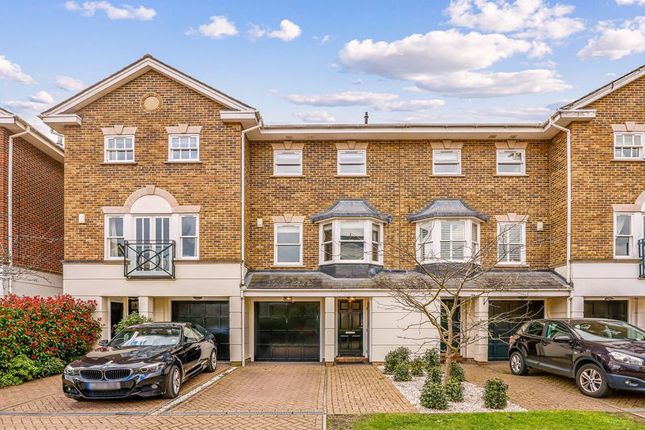 Town house for sale in Hayward Road, Thames Ditton