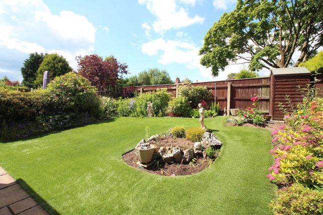 25, Ambrose Crescent, Kingswinford photo 2