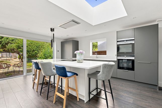 52 New Road, Ascot photo 4
