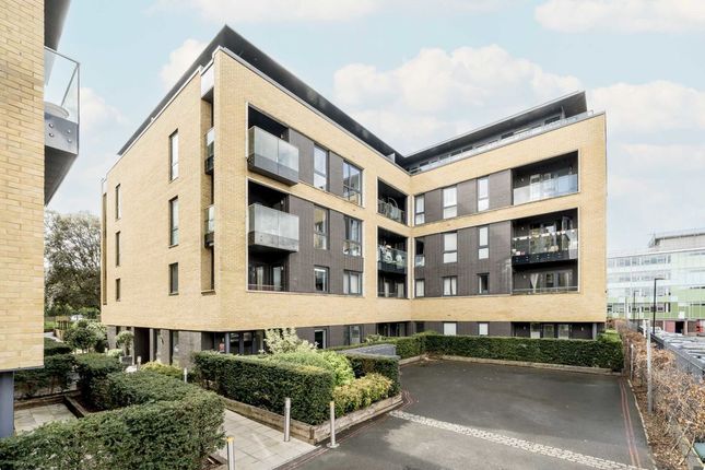 Flat for sale in Pipit Drive, London