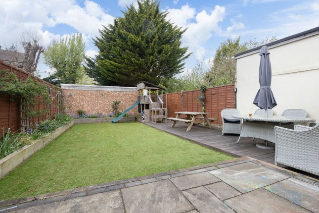 May Cottage, Bouncers Lane, Cheltenham photo 3