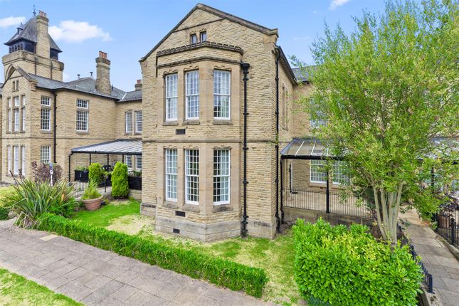 3-bed house on 15 Aysgarth Court, 3, Clifford Drive, Menston, £495,000