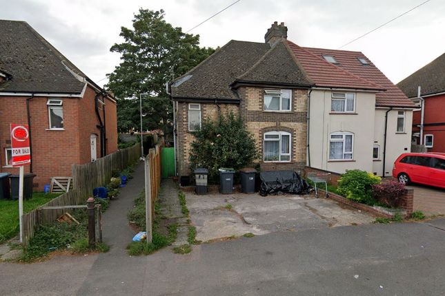 Thumbnail Property to rent in Selbourne Road, Luton