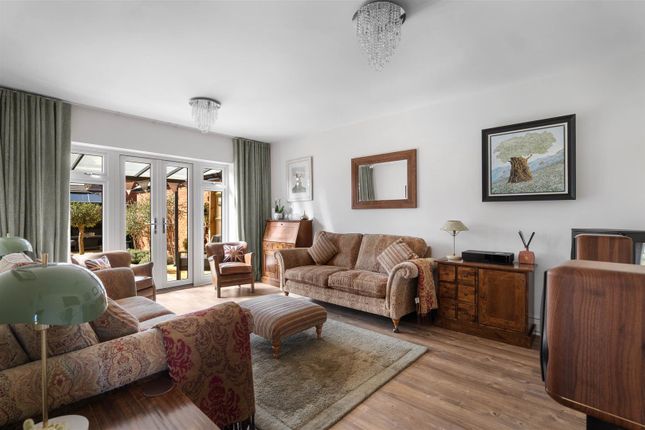 10, Olver Road, Stratford-Upon-Avon photo 3