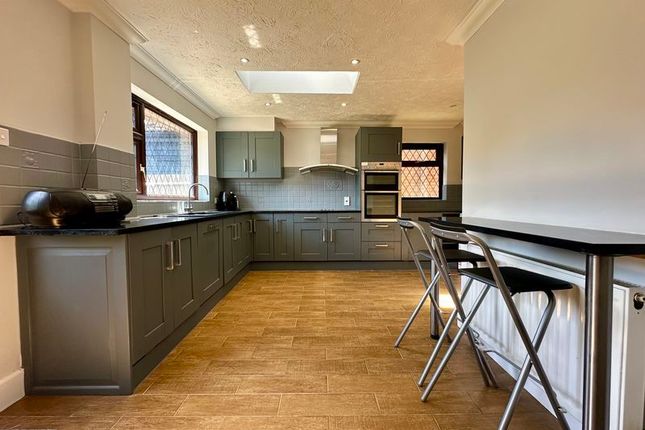 28, Emmer Green, Luton photo 2