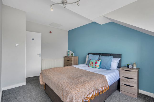 Flat 2, 25, BRUDENELL ROAD, Leeds photo 4