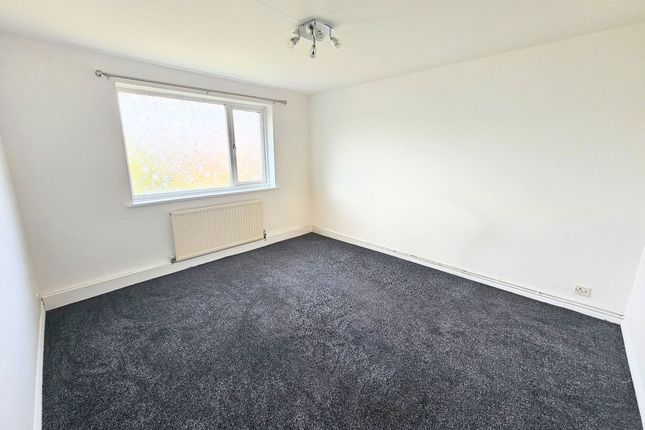 34a Rose Drive, Walsall photo 4