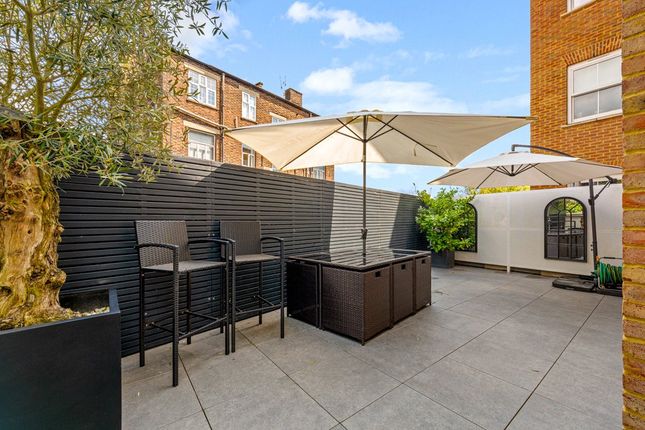 Apartment 8, Atkinson House, 3, Eden Place, Surrey photo 4