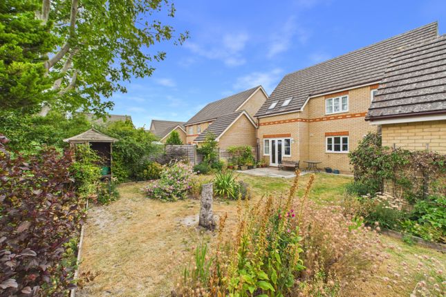 5, Titchmarsh Close, Royston photo 3