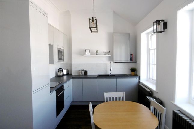Flat to rent in High Street, Whitstable