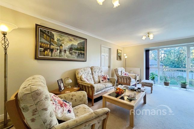 Flat 11, Combe Rise,, Latchwood Lane, Farnham photo 2