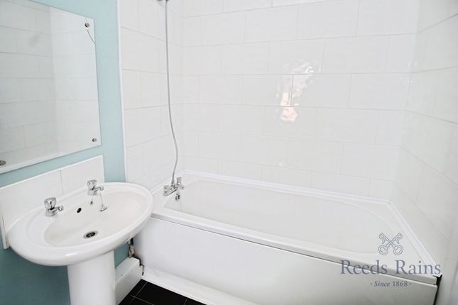 72, Station Avenue North, Houghton Le Spring photo 4