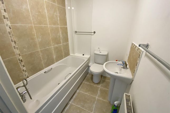 Flat for sale in Hudson Court, Victoria Street, Dunstable