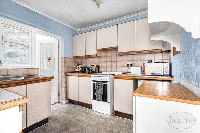 67, Sutton Avenue, Woking photo 3