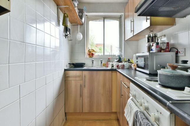 5, Craignair Court, Pendlebury photo 4