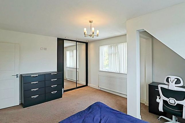 Room 1, 12 Kings Road, Benfleet photo 2