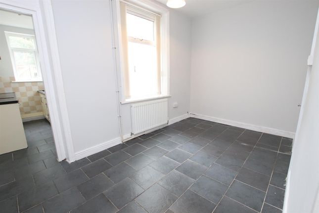 7, Haigh Hall Road, Bradford photo 4