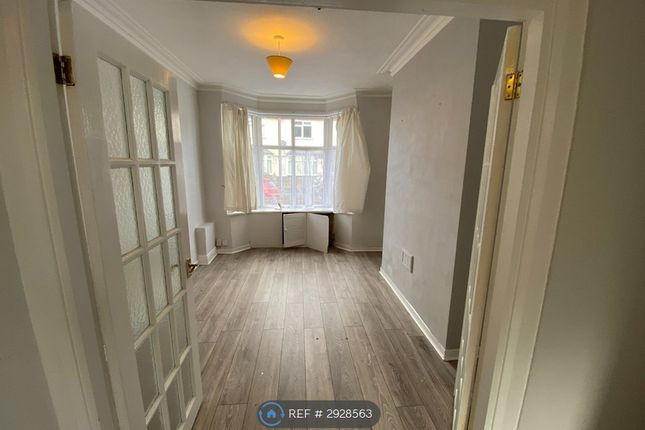 Beechwood Avenue, Padgate, Warrington photo 2
