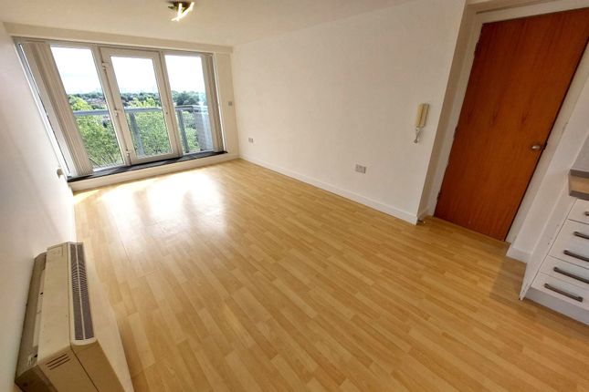 Apt 42, Lakeside Rise, Blackley, Manchester photo 4