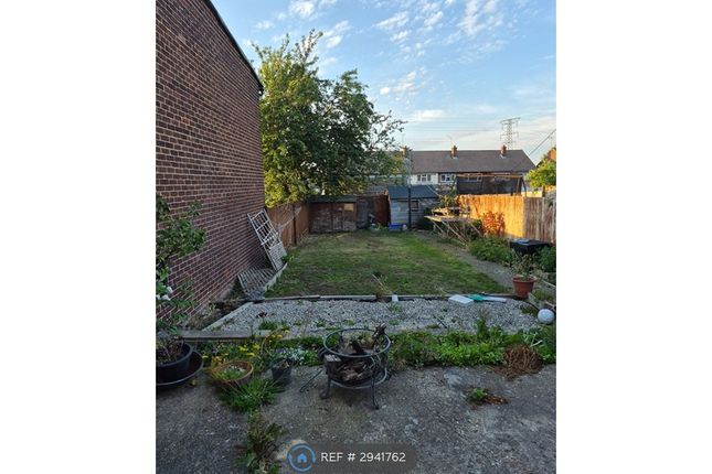 Henderson Drive, Dartford photo 4