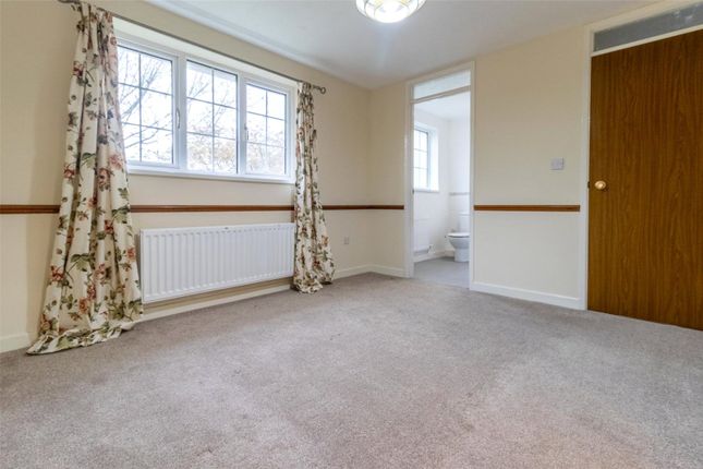 Detached house to rent in Gainsborough Way, Swindon, Wiltshire